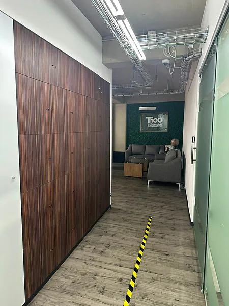 Oficinas corporativas sobre avenida División del Norte — fotografía 12